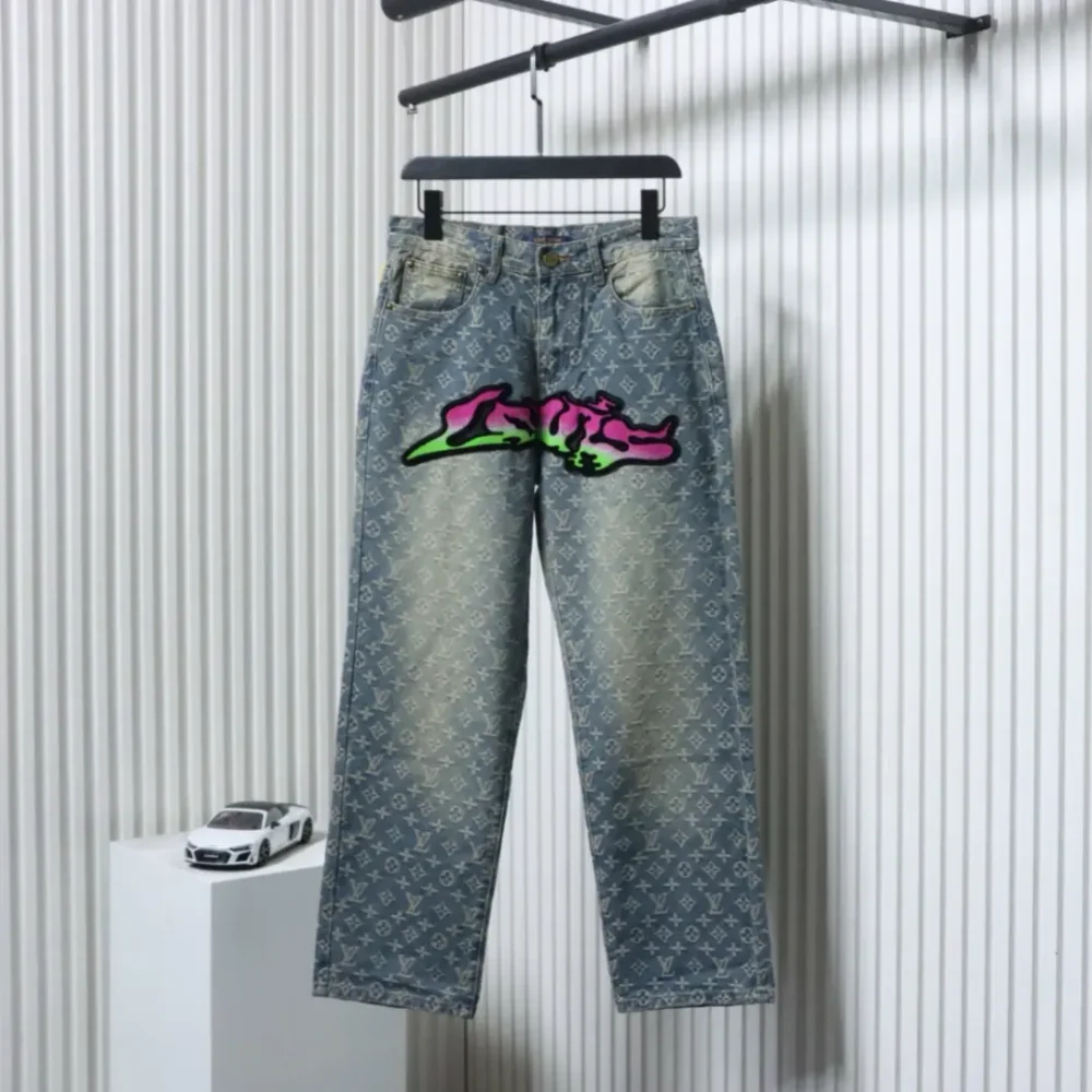 Jeans mit Graffiti-Farbverlaufsstickerei