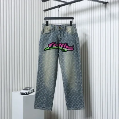 Jeans mit Graffiti-Farbverlaufsstickerei