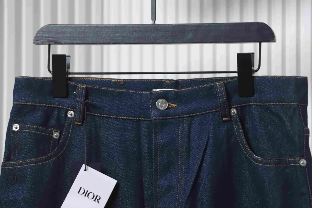 Jeans mit Lederlogo – Bild 4