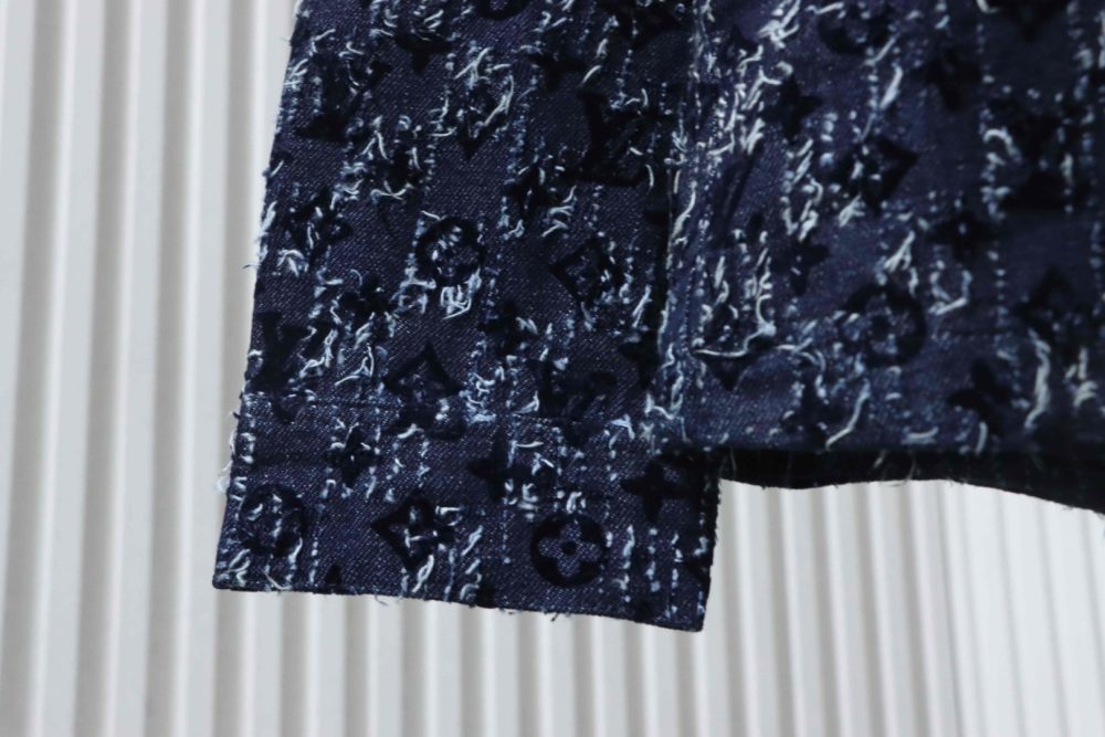 Jeansjacke aus beflocktem Jacquard mit Allover-Print – Bild 5
