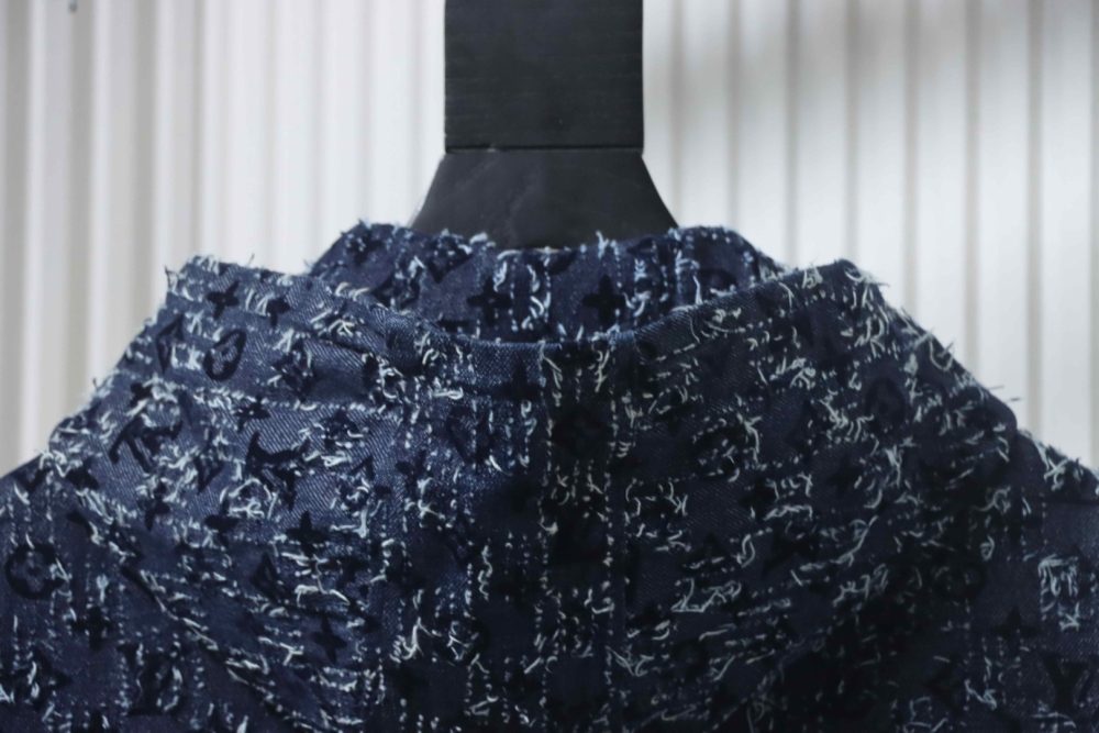 Jeansjacke aus beflocktem Jacquard mit Allover-Print – Bild 4