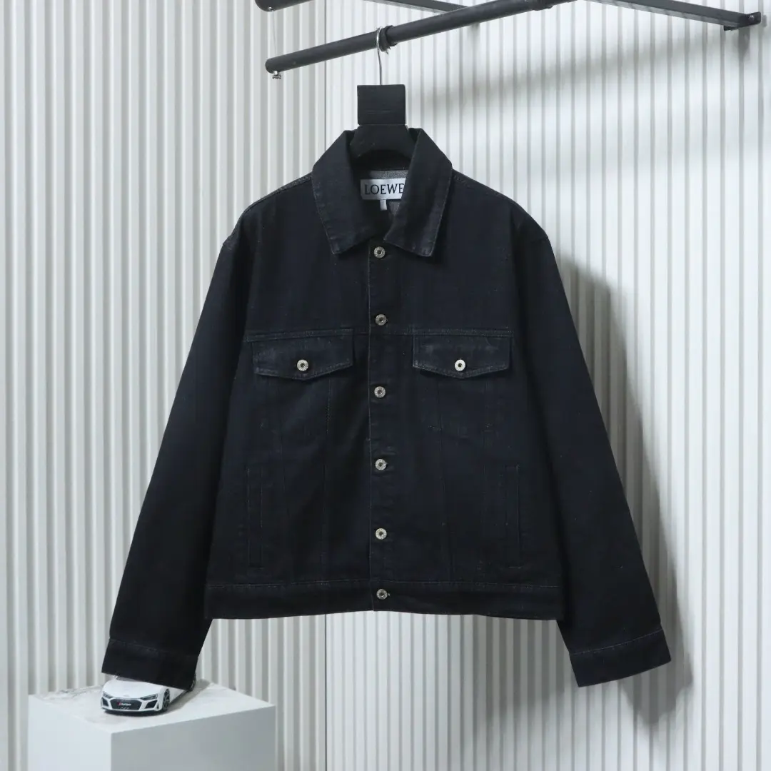 Jeansjacke mit Blumenstickerei am Ärmel – Bild 2