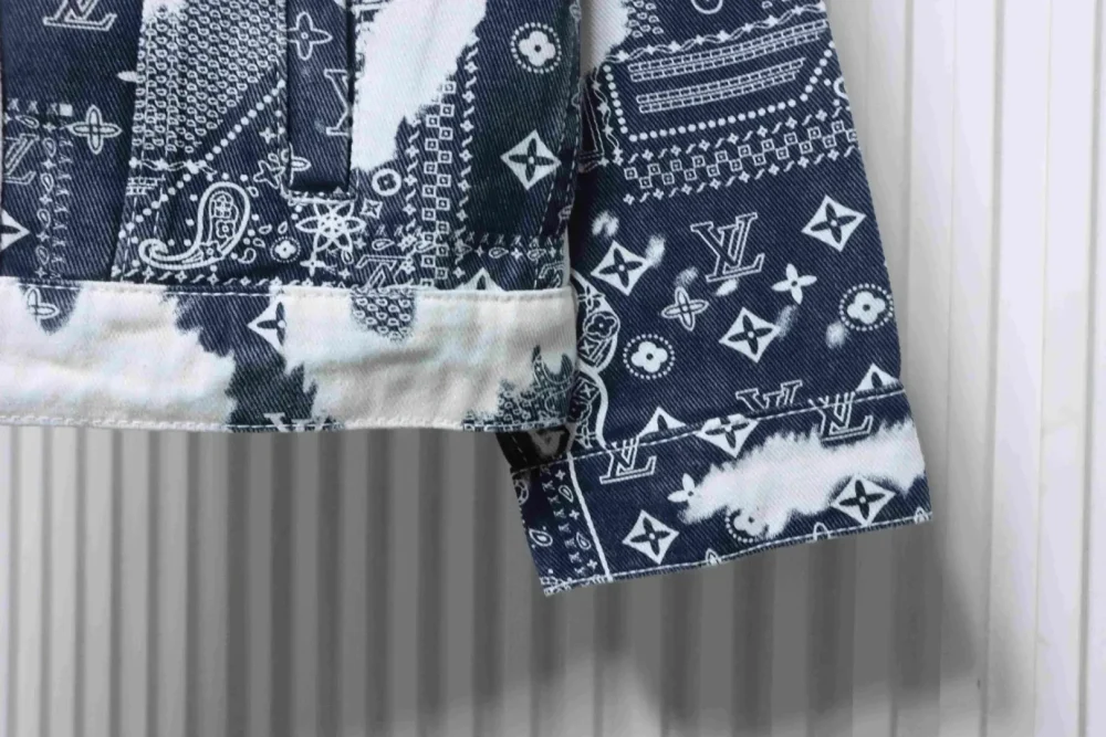 Jeansjacke mit Mosaikmuster Top-Version – Bild 6