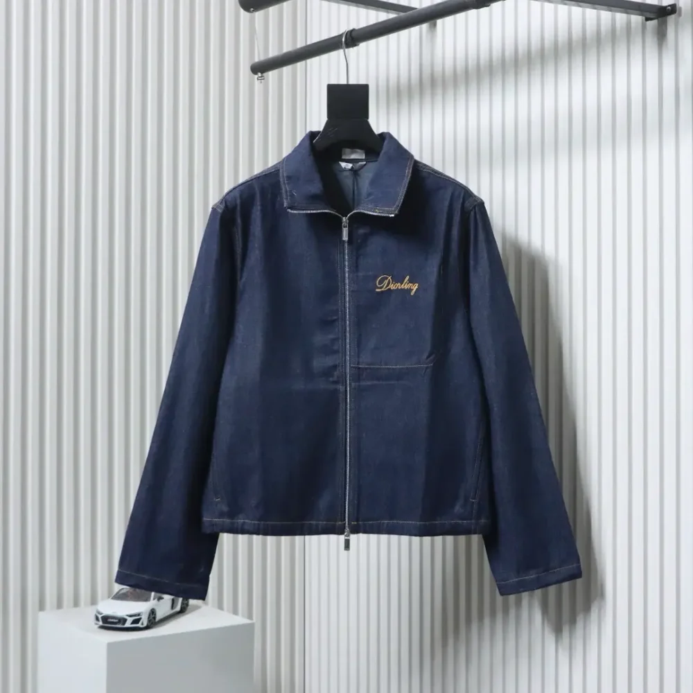 Jeansjacke mit Reißverschluss und gesticktem Logo-Schriftzug