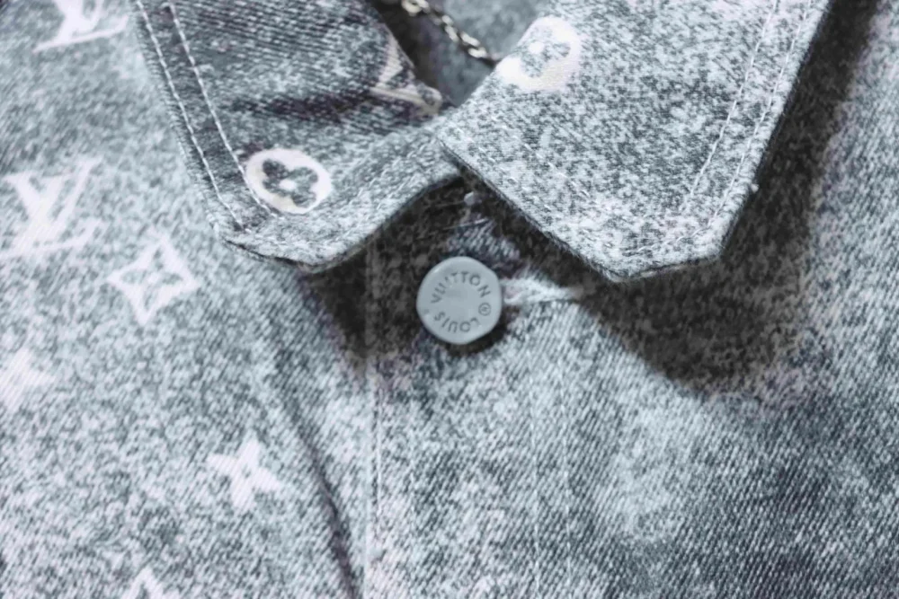 Jeansjacke mit Sternenhimmel und Farbverlauf – Bild 5