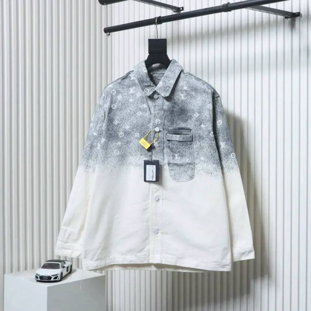 Jeansjacke mit Sternenhimmel und Farbverlauf