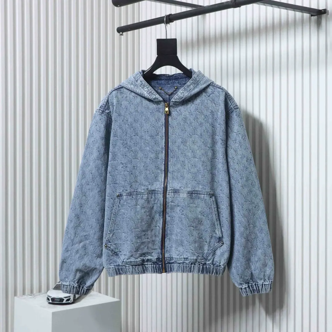 Jeansjacke mit durchgehendem Monogramm-Jacquardmuster, Kapuze und Reißverschluss – Bild 11