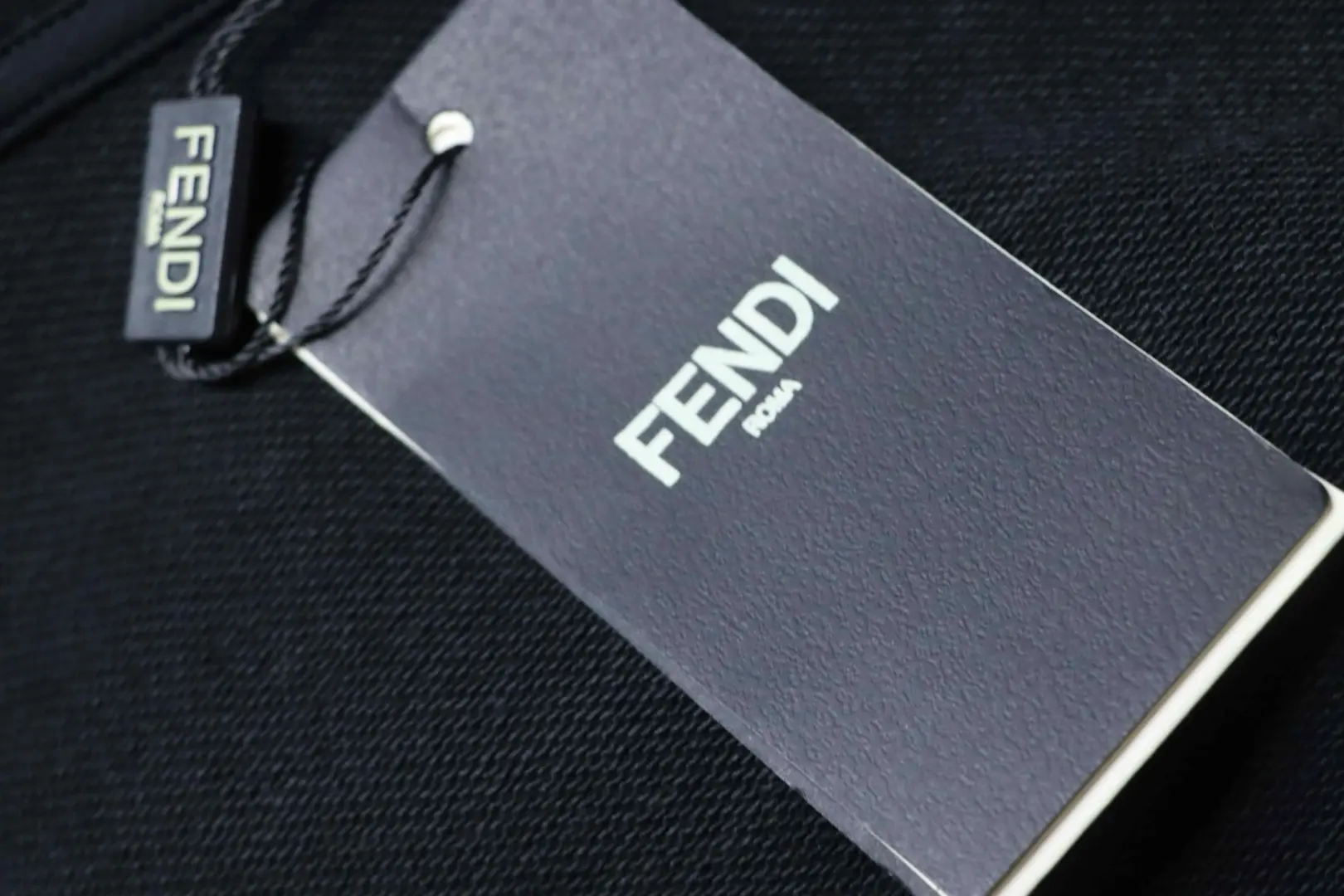 Kapuzenpullover mit 3D-Mesh-Design und gesticktem Doppel-F-Logo – Bild 9