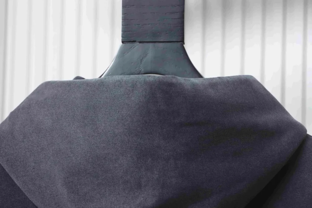 Kapuzenpullover mit verwaschenem Patch und kleinem Herz – Bild 4