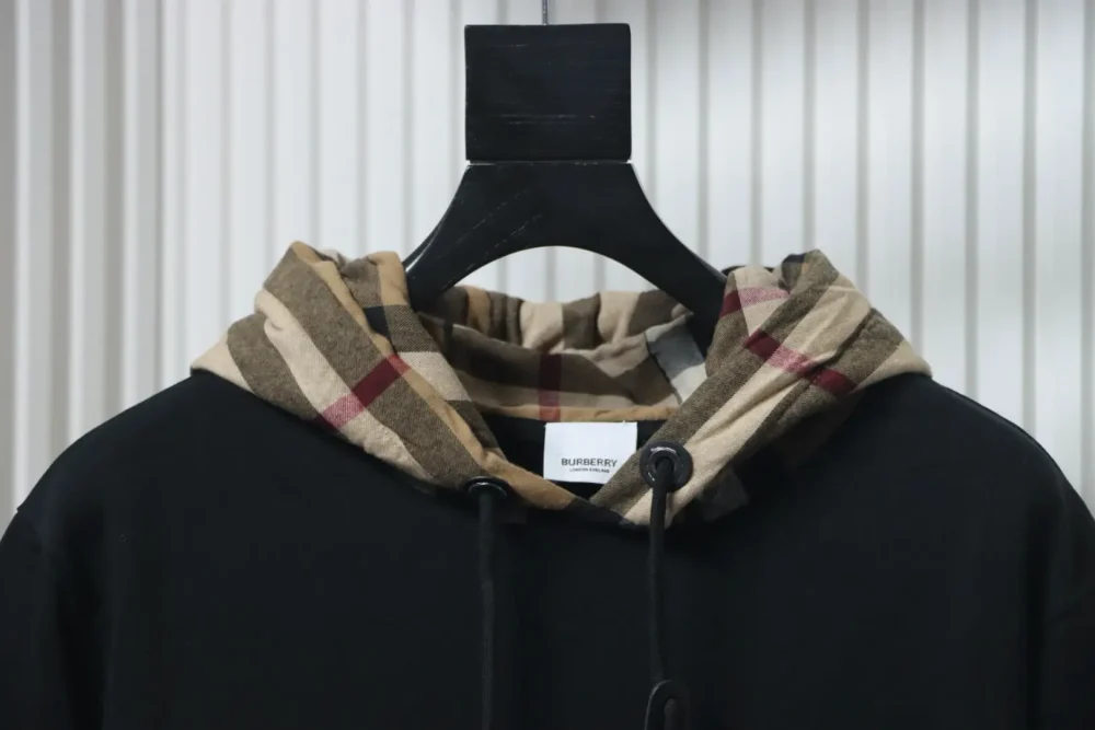 Kariertes Kapuzensweatshirt – Bild 6