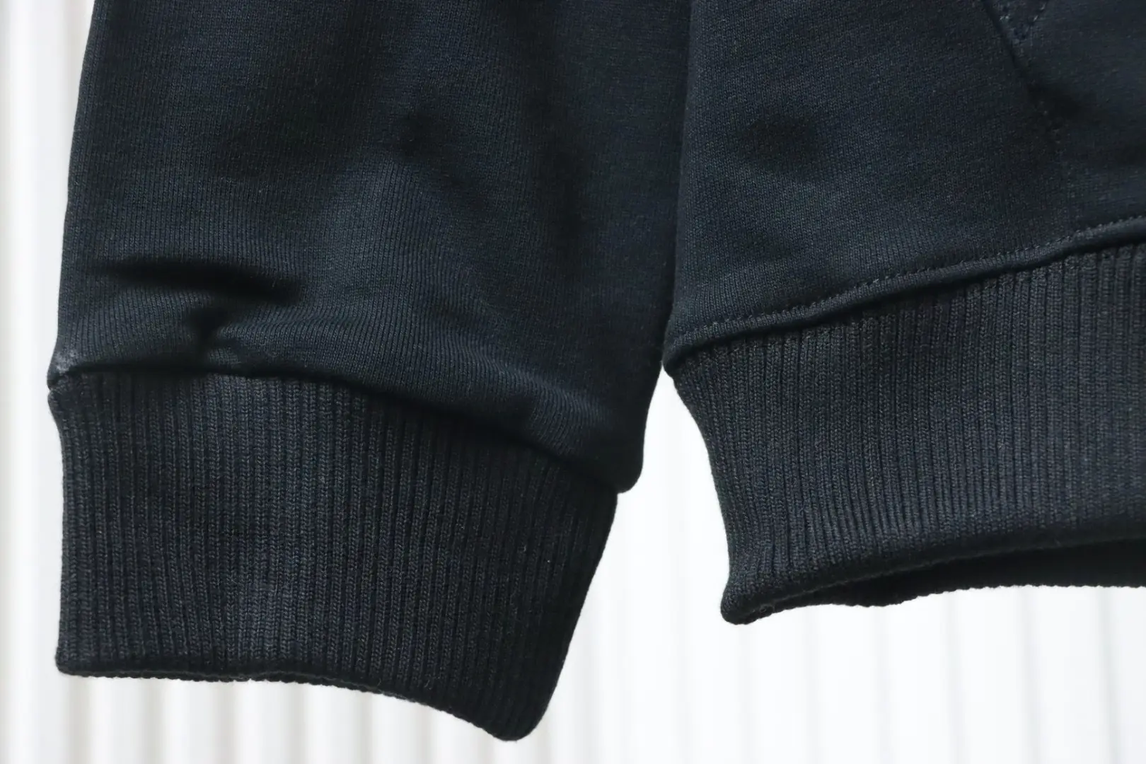 Kariertes Kapuzensweatshirt – Bild 7