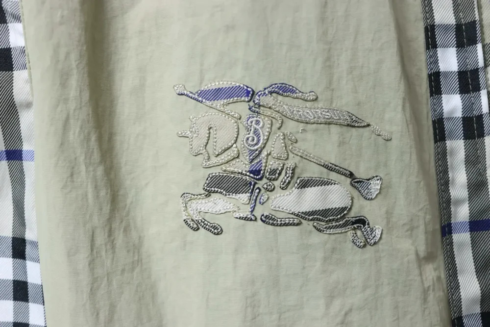 Klassische Hose aus Twill mit Karomuster – Bild 6