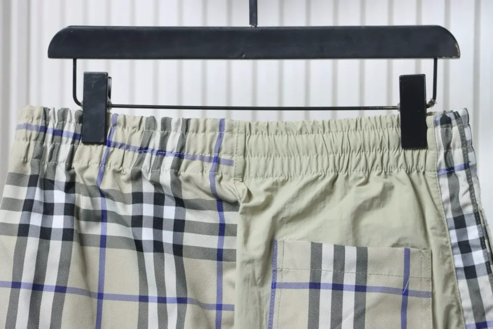 Klassische Hose aus Twill mit Karomuster – Bild 3
