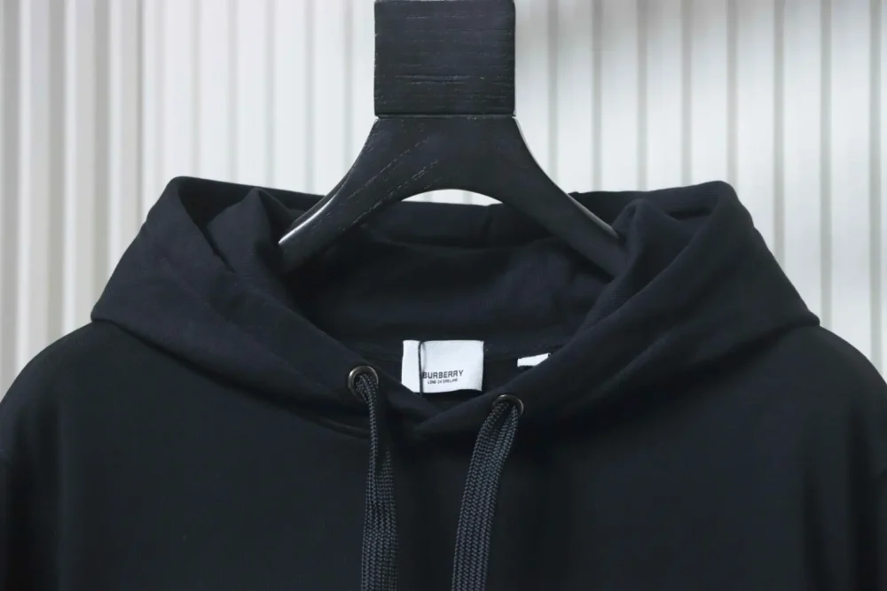 Karierte Sweatshirtjacke mit Kapuze und Reißverschluss – Bild 3