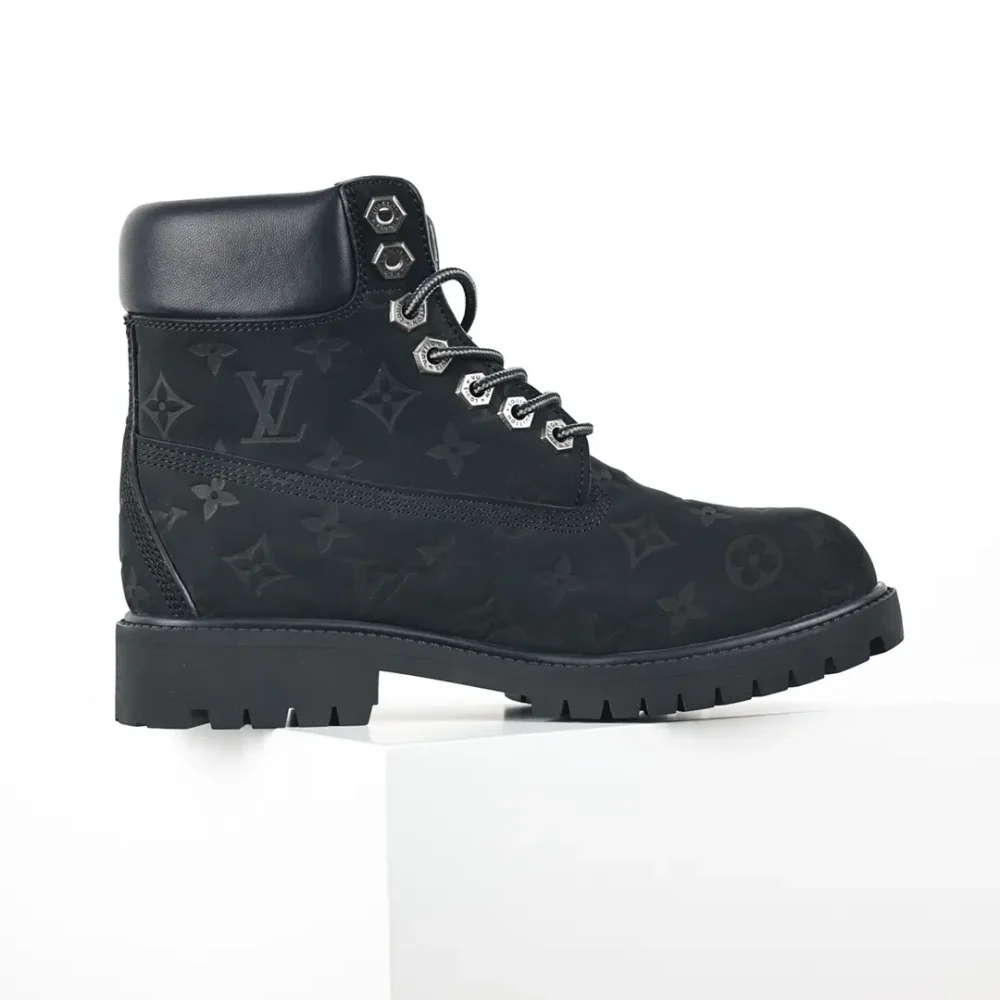 L.U Timberland Schwarze Stiefeletten mit Monogramm – Bild 5