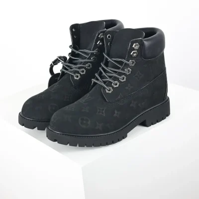 L.U Timberland Schwarze Stiefeletten mit Monogramm