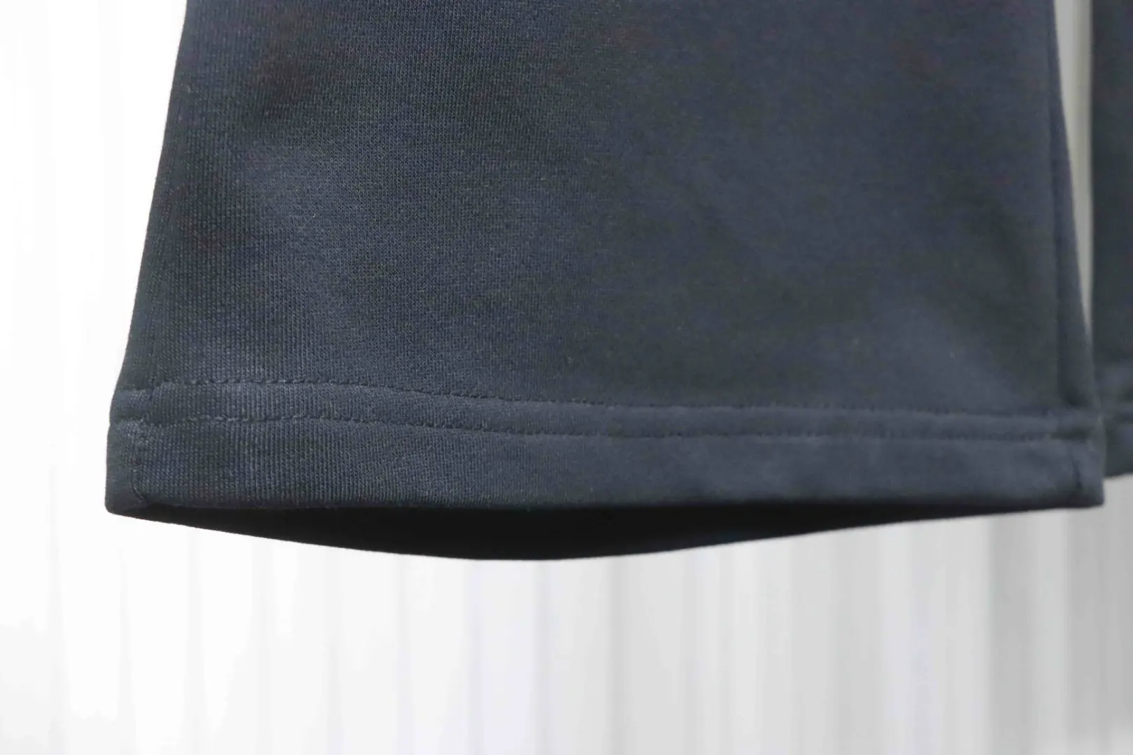 L0,ewe x ON Angpao Co-Branding-Hose – Bild 7