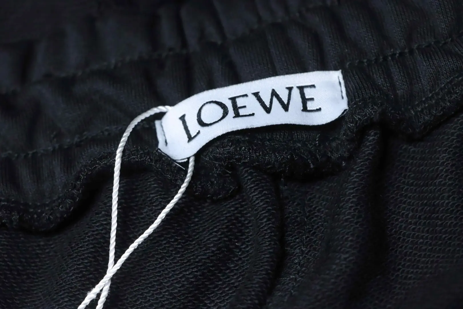 L0,ewe x ON Angpao Co-Branding-Hose – Bild 6