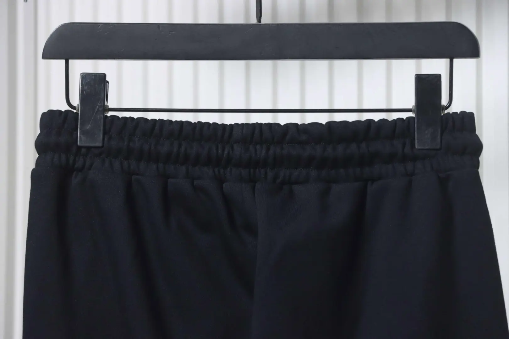 L0,ewe x ON Angpao Co-Branding-Hose – Bild 4