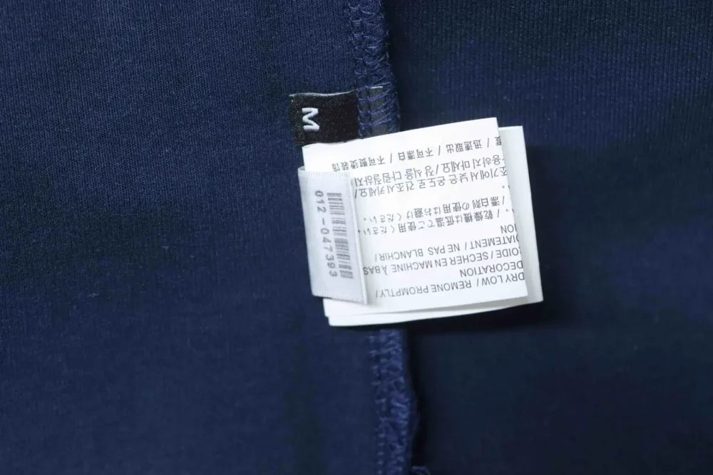 Langärmliges Poloshirt mit Hufeisen-Stickerei am Revers – Bild 9