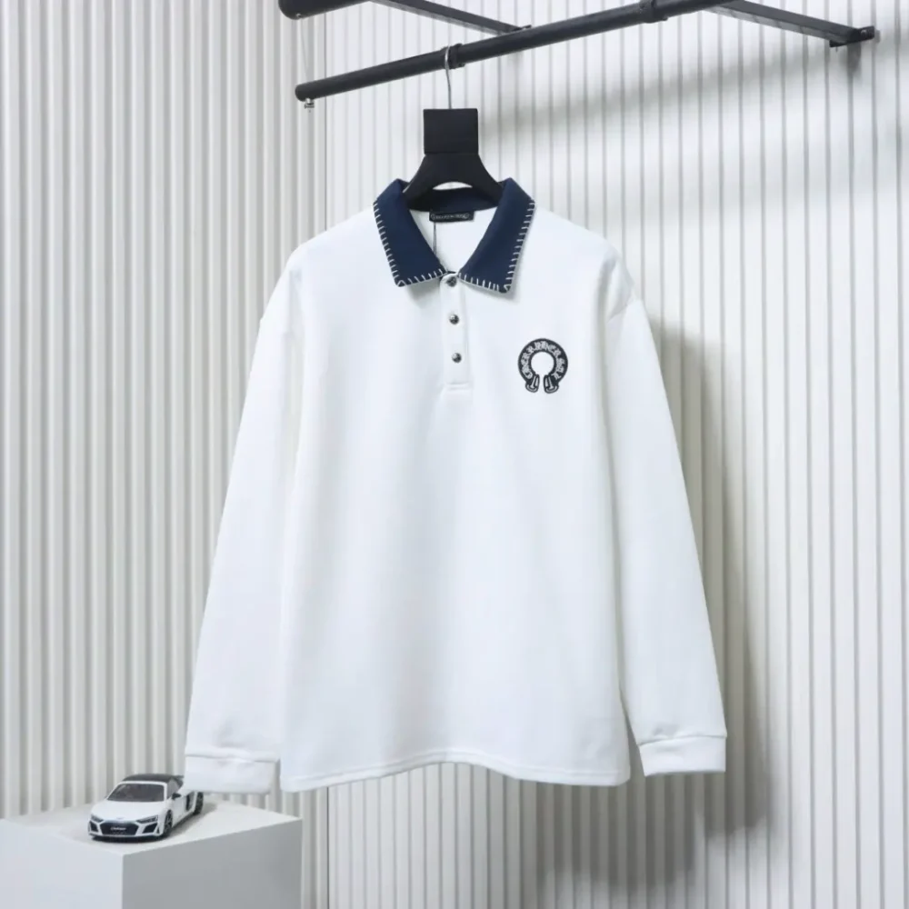 Langärmliges Poloshirt mit Hufeisen-Stickerei am Revers – Bild 12