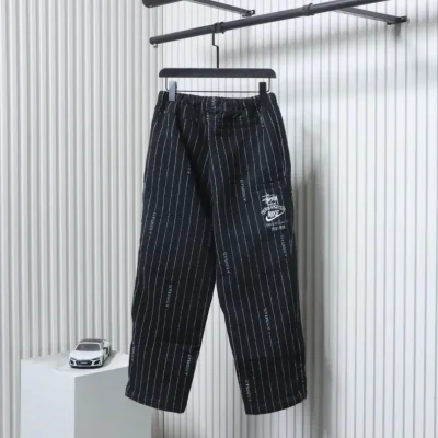 Nike x Stussy Trainingshose aus Wolle mit Streifen und geradem Bein