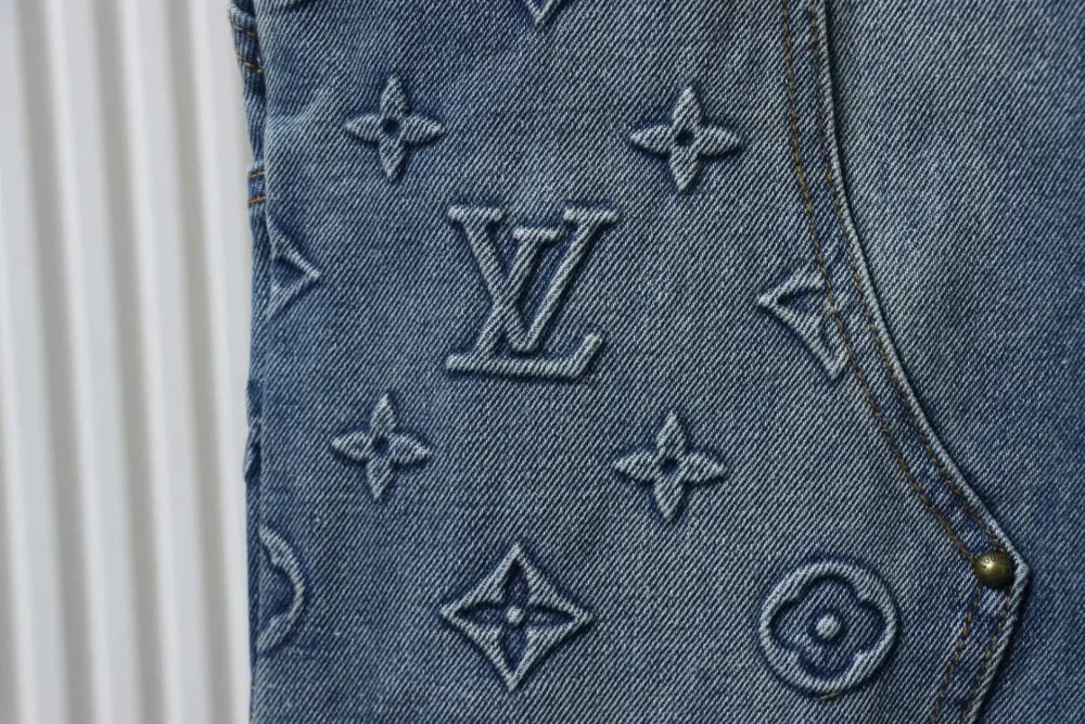 Overalls aus Jeans mit Prägung XXL – Bild 6
