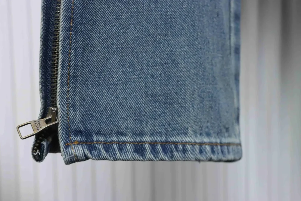 Overalls aus Jeans mit Prägung XXL – Bild 8