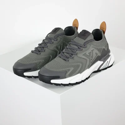 Runner Tatic Strick-Schnürsneaker in Grau und Weiß
