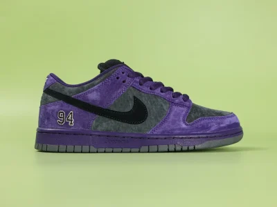 SB Dunk Low Supreme 94 Tinte