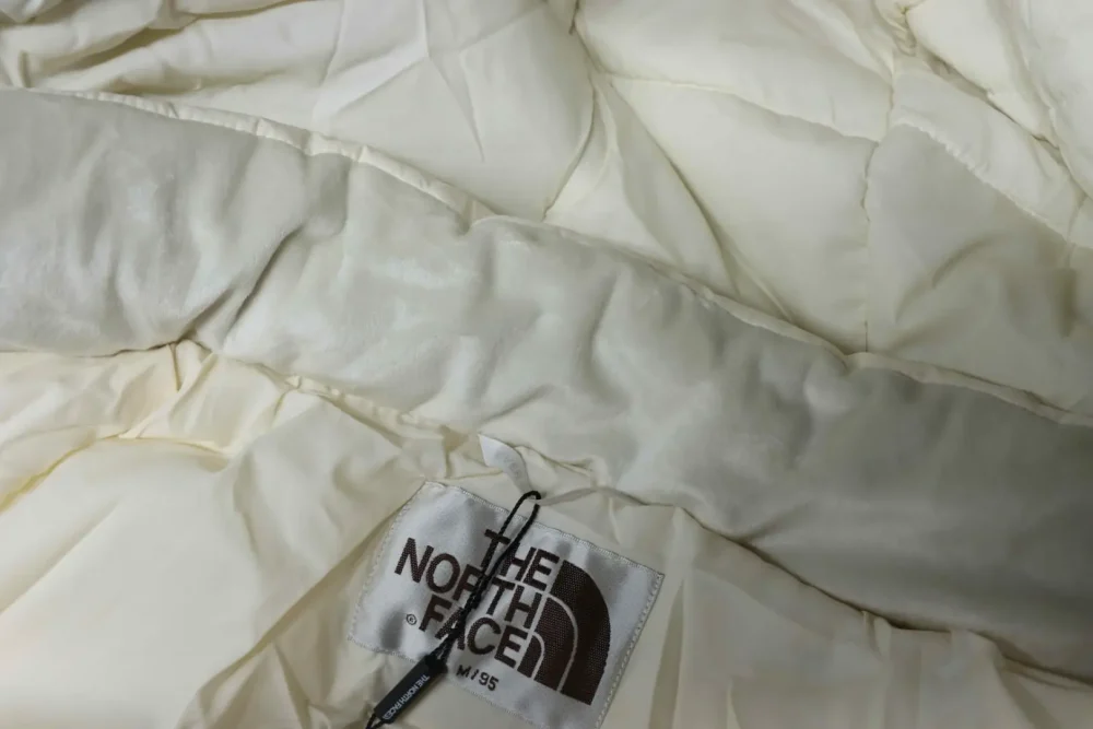 Shin Min-ahs gleiche Daunenjacke mit Kapuze XXL – Bild 6