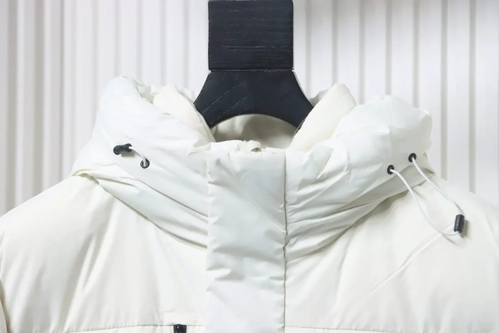 Shin Min-ahs gleiche Daunenjacke mit Kapuze XXL – Bild 3