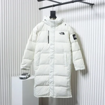 Shin Min-ahs gleiche Daunenjacke mit Kapuze