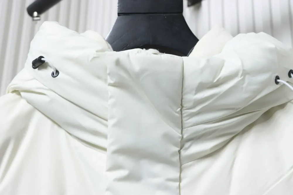Shin Min-ahs gleiche Daunenjacke mit Kapuze XXL – Bild 8