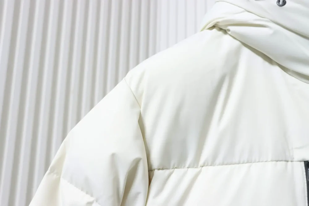 Shin Min-ahs gleiche Daunenjacke mit Kapuze XXL – Bild 7