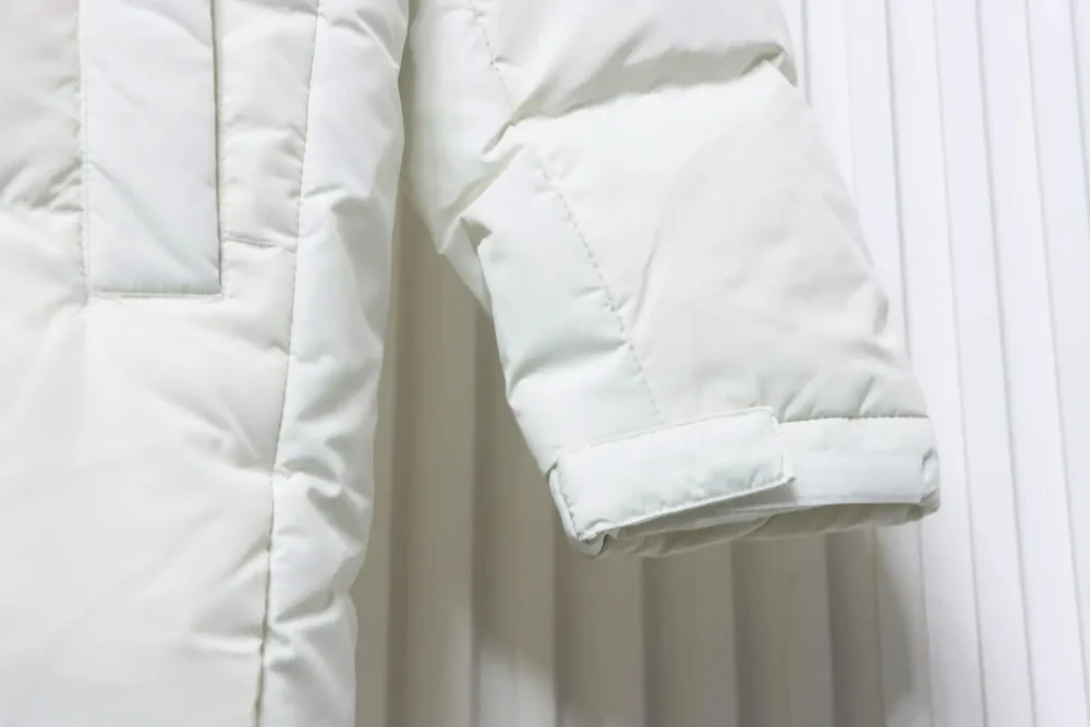 Shin Min-ahs gleiche Daunenjacke mit Kapuze XXL – Bild 5
