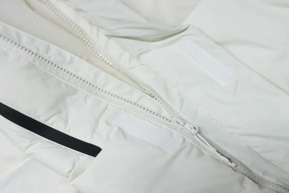 Shin Min-ahs gleiche Daunenjacke mit Kapuze XXL – Bild 16