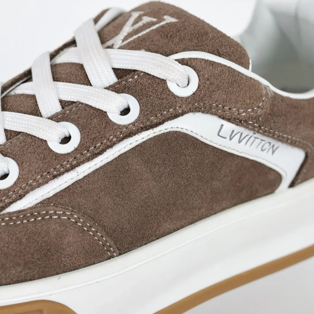 Skate Sneaker 2025 Klassischer Schnürschuh aus Rindsleder mit runder Spitze in niedrigem Braun – Bild 11