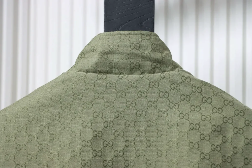 Steppjacke mit Stehkragen und Allover-GG-Muster – Bild 4