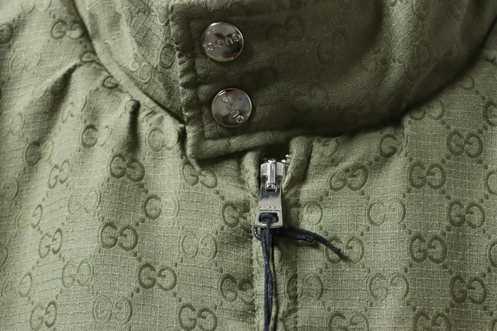 Steppjacke mit Stehkragen und Allover-GG-Muster – Bild 5