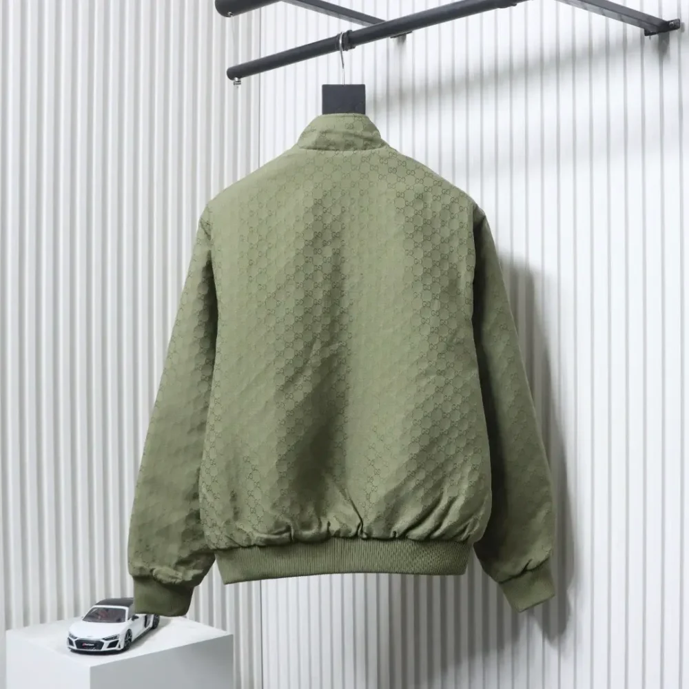 Steppjacke mit Stehkragen und Allover-GG-Muster – Bild 2