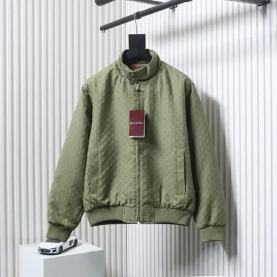 Steppjacke mit Stehkragen und Allover-GG-Muster