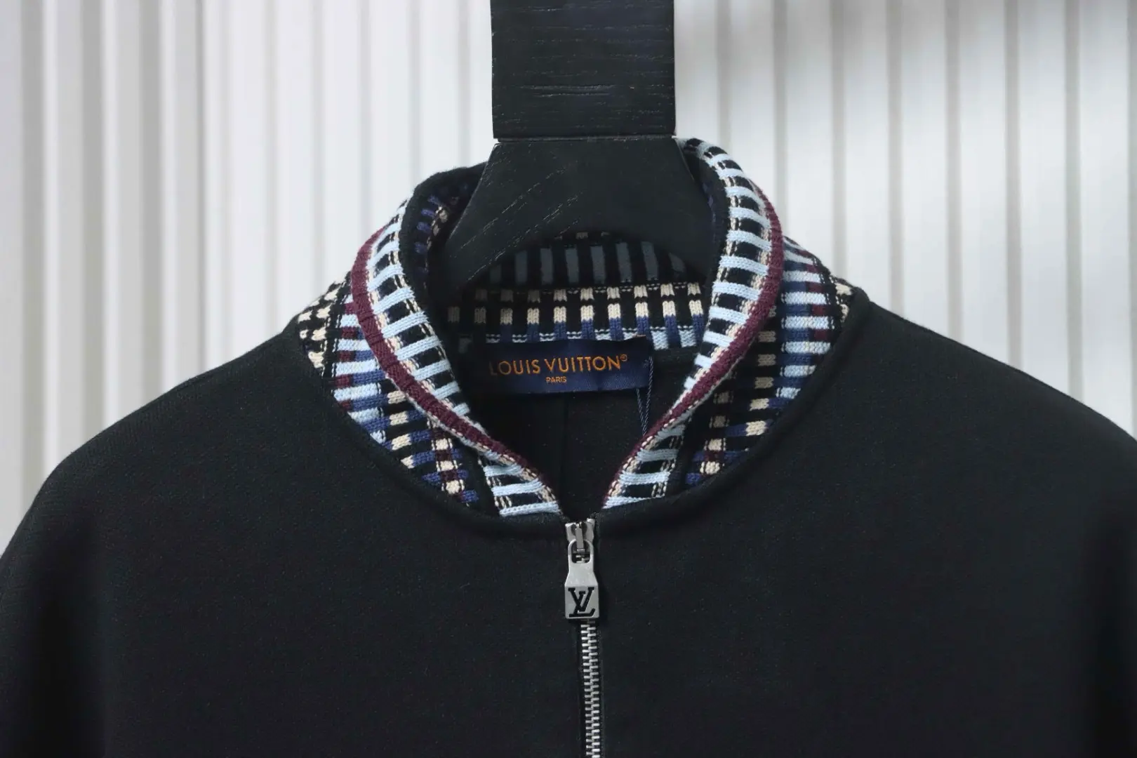 Strickjacke mit besticktem Logo – Bild 11