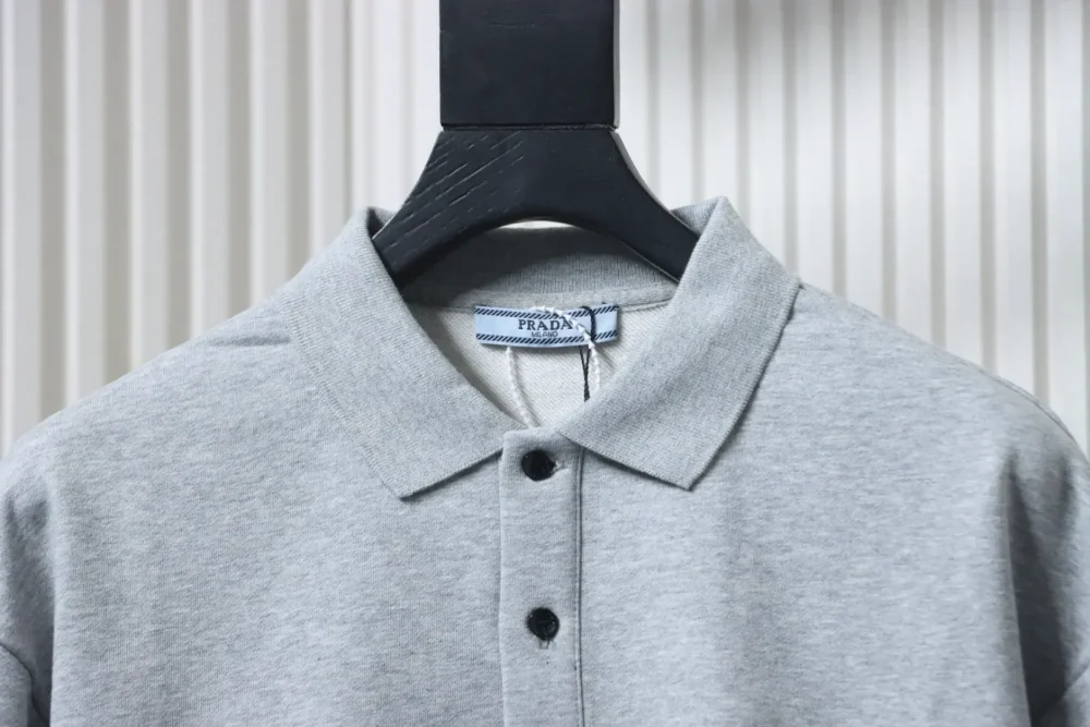 Sweatshirt mit Handtuch-Logo-Revers und Stickerei – Bild 3