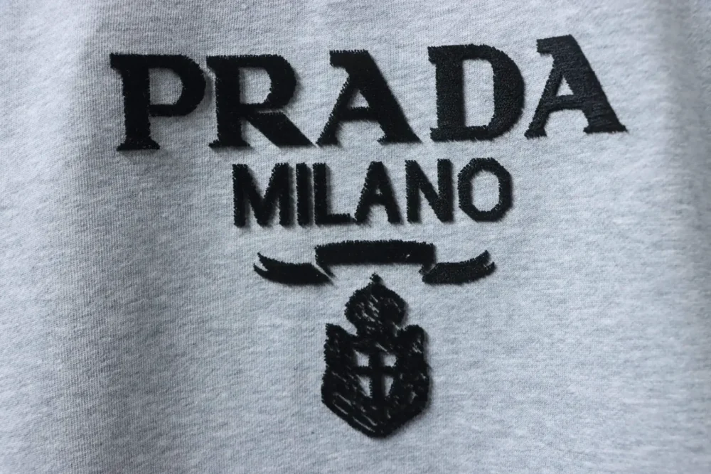 Sweatshirt mit Handtuch-Logo-Revers und Stickerei – Bild 9