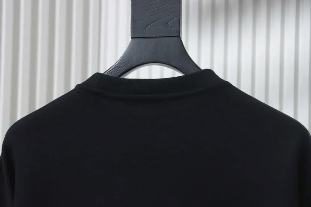 Sweatshirt mit Nylonbesatz, Jacquard-Frontpanel und Logo – Bild 4