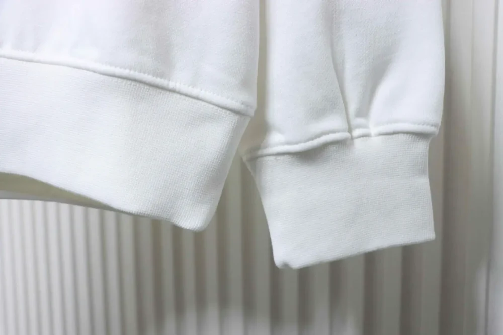 Sweatshirt mit Rundhalsausschnitt und aufgestickten Buchstaben in Farbverlaufszahnbürste XXL – Bild 6
