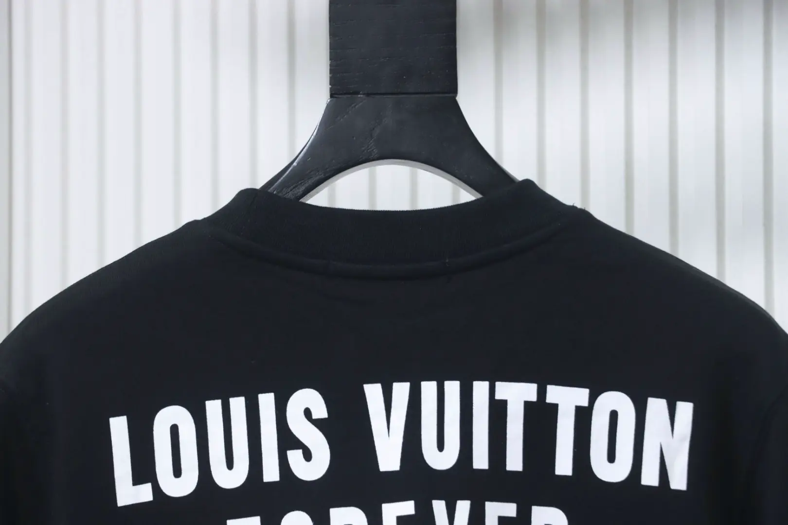 Sweatshirt mit angedeuteter Tasche und Buchstabenprint, Rundhalsausschnitt – Bild 4