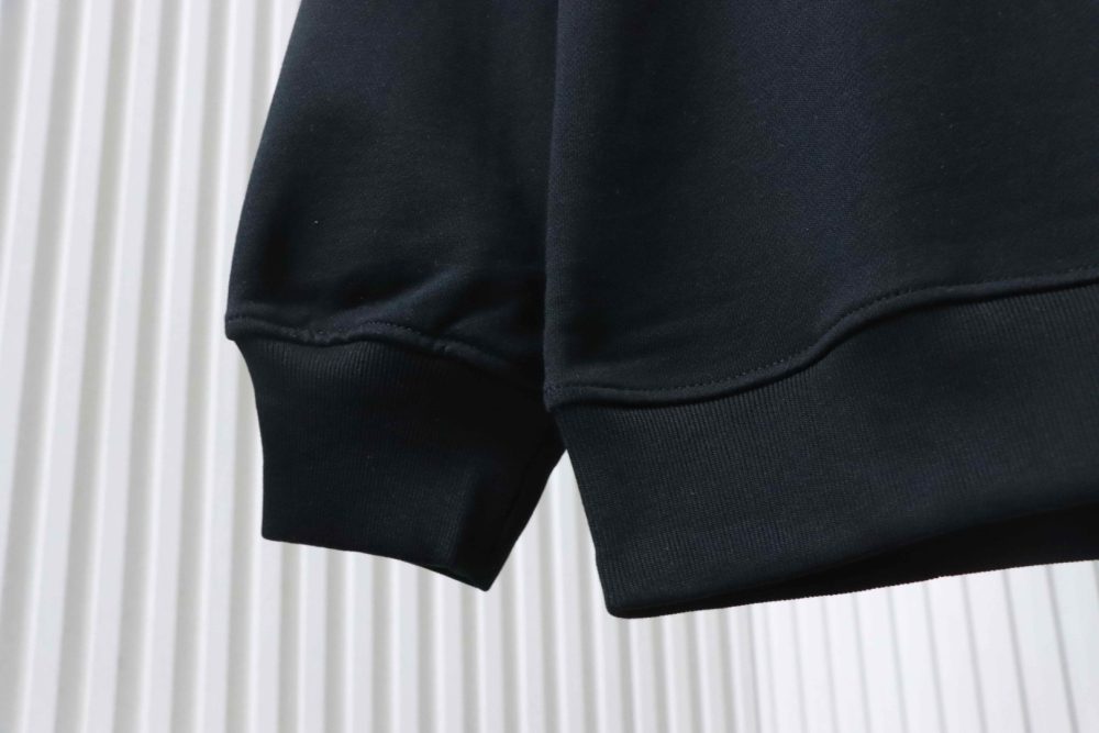 Sweatshirt mit aufgesticktem Signatur-Logo – Bild 5