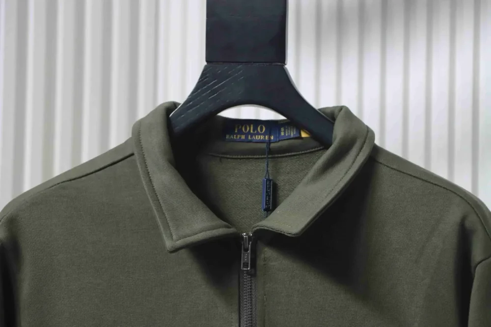 Sweatshirt mit halbem Reißverschluss und Pony-Logo – Bild 3
